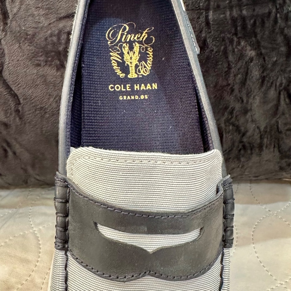 Cole Haan boat shoes 9 - Picture 2 of 8